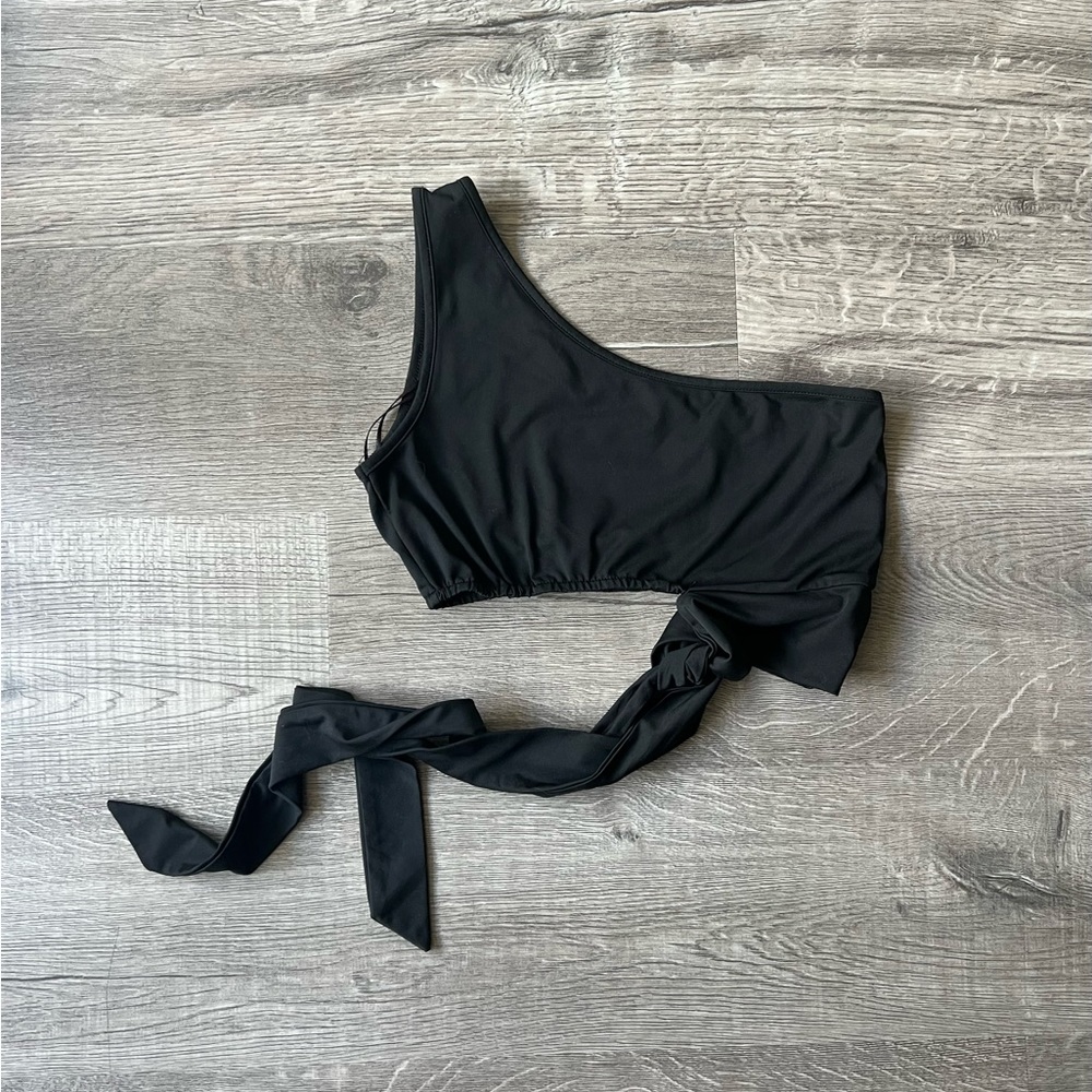 One shoulder Black Top